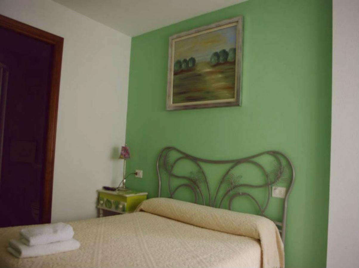 Pension Casa Curro Palas de Rei Luaran gambar